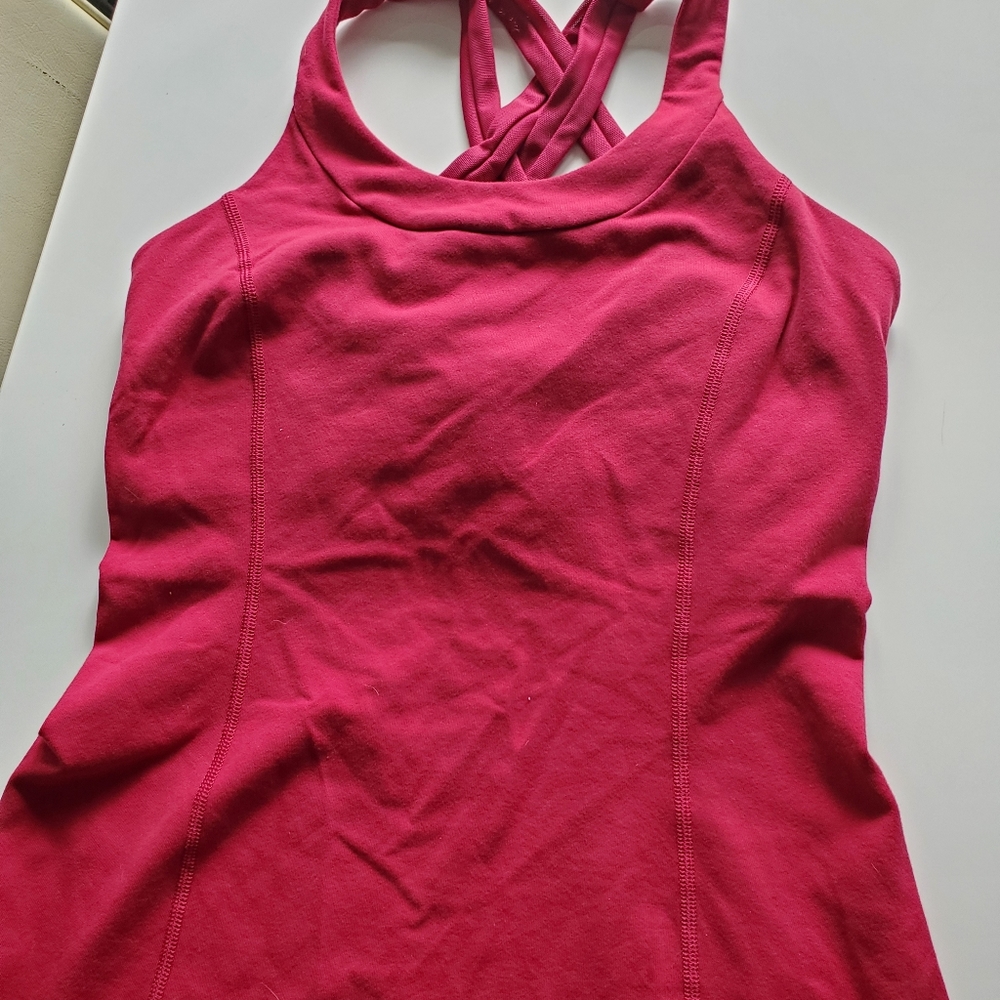 Lululemon tank